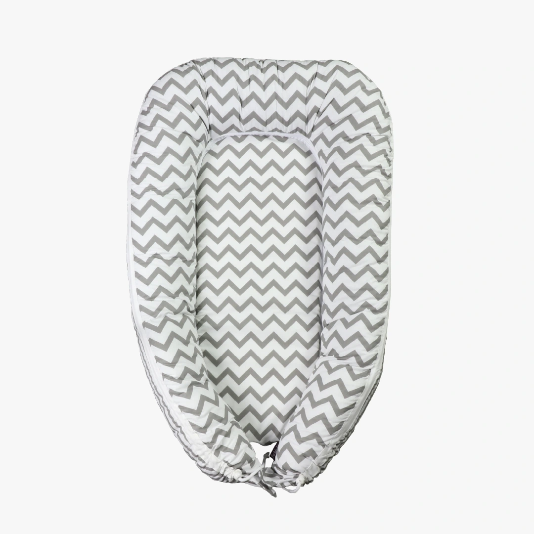 Babynest Svea mit Reißverschluss, grau, 105x60 cm